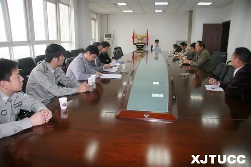 市安監(jiān)局和草灘園區(qū)辦相關(guān)人員蒞臨西安交通大學(xué)城市學(xué)院檢查指導(dǎo)安全生產(chǎn)工作