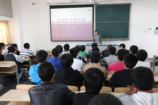 南京理工大學泰州科技學院各專業陸續開展新生專業介紹