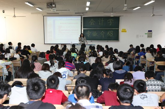 南京理工大學泰州科技學院各專業陸續開展新生專業介紹