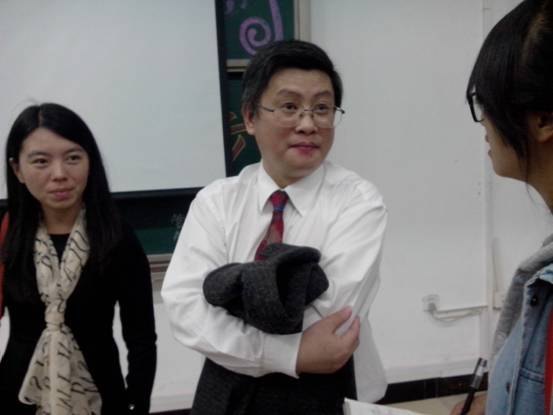 上海交通大學博導唐興霖來煙臺大學文經學院講座