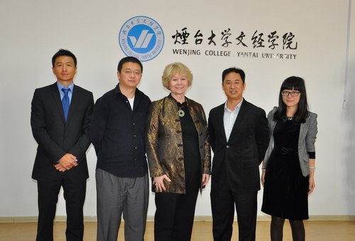 美國曼斯菲爾德大學副校長伯克博士一行兩人來訪煙臺大學文經學院