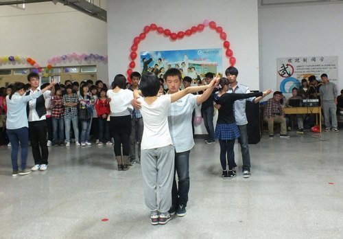 文經(jīng)學院周末校園活動精彩紛呈