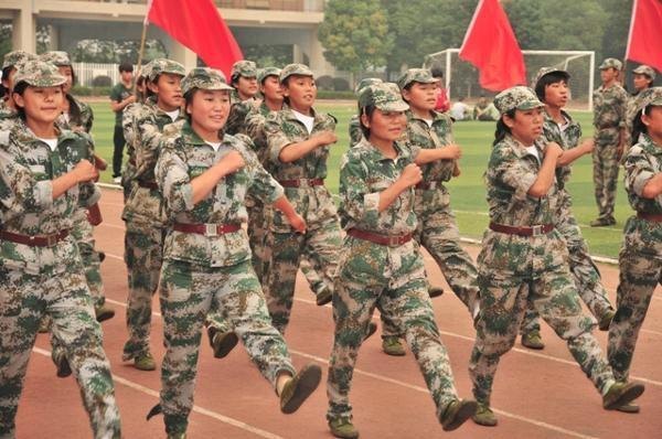 西藏班2012級新生軍訓會操表演【圖】