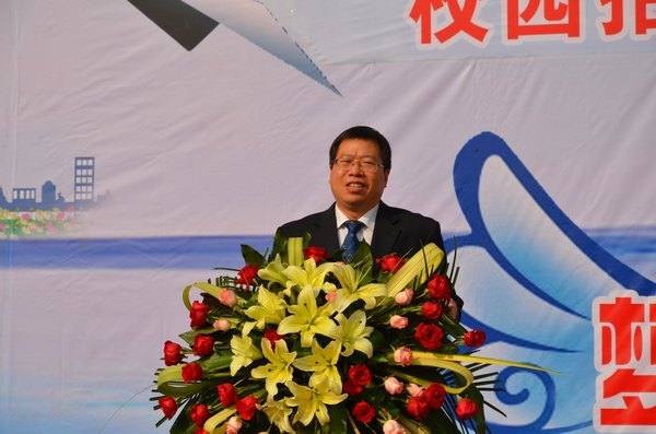 鄭州職業技術學院舉行2013屆畢業生校園招聘會暨就業啟動儀式