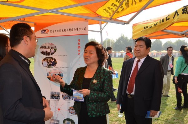 鄭州職業技術學院舉行2013屆畢業生校園招聘會暨就業啟動儀式