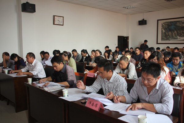 鄭州職業(yè)技術(shù)學(xué)院舉行2012—2013學(xué)年國家獎學(xué)金評選大會