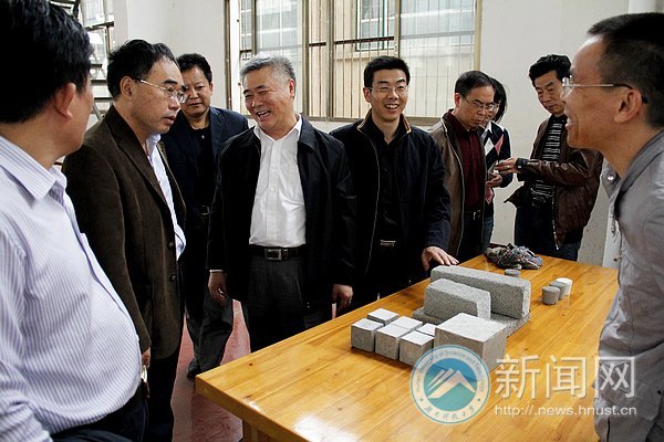 省科技廳專家組對湖南科技大學重點實驗室進行驗收與指導