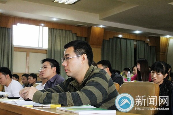 2012年教師崗前培訓(xùn)開學典禮順利舉行