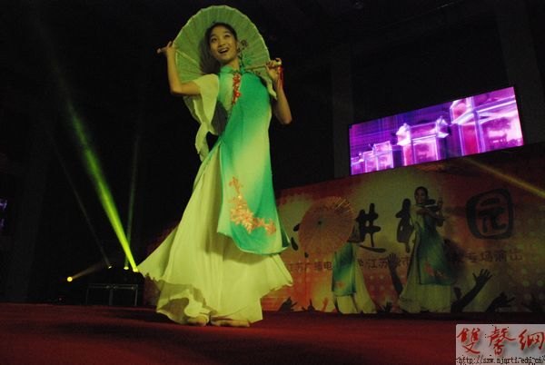 南京藝術學院“高雅藝術進校園”走進江蘇廣播電視大學