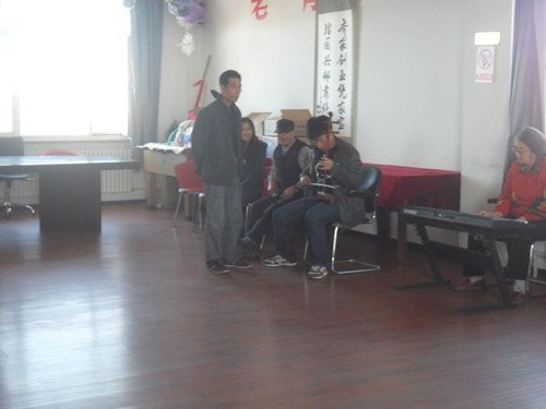 濃情中秋 情系老人——長(zhǎng)春建筑學(xué)院青年志愿者聯(lián)合會(huì)中秋慰問(wèn)老人院