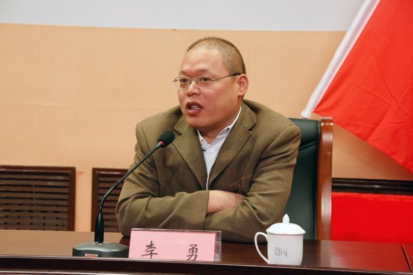 《鄭州教育》通訊員會議在鄭州職業(yè)技術(shù)學(xué)院召開