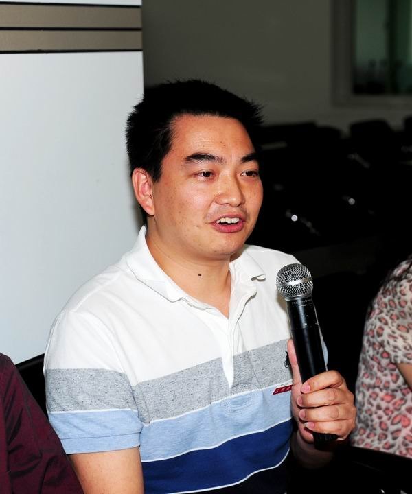 認真研讀文件 全面領會精神 切實抓好落實