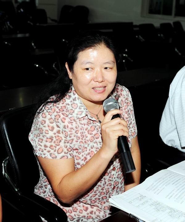 認真研讀文件 全面領會精神 切實抓好落實