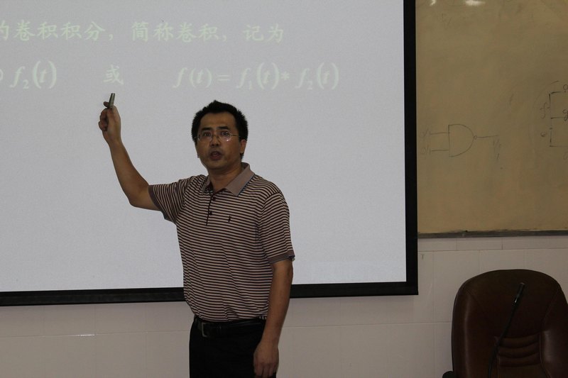 電信學(xué)院開展“唱響教學(xué)主旋律之本科教學(xué)觀摩競(jìng)賽暨示范性教學(xué)活動(dòng)”