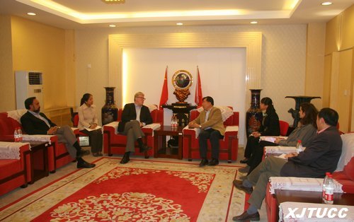 美國內(nèi)布拉斯加林肯大學Wilson教授和Sohi教授來西安交通大學城市學院訪問