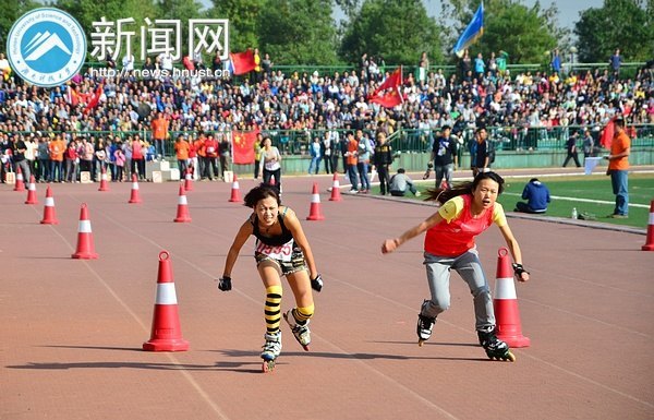 【賽事直通車】無與“輪”比 100米輪滑障礙賽精彩上演