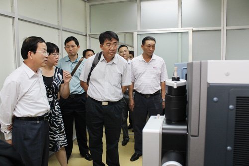 廣西高校人才小高地創(chuàng)新團(tuán)隊(duì)資助計(jì)劃中期檢查評估專家組到廣西師范學(xué)院檢查工作