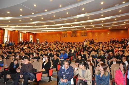 長(zhǎng)春建筑學(xué)院召開(kāi)2013屆幕墻專(zhuān)業(yè)畢業(yè)生校園雙選會(huì)