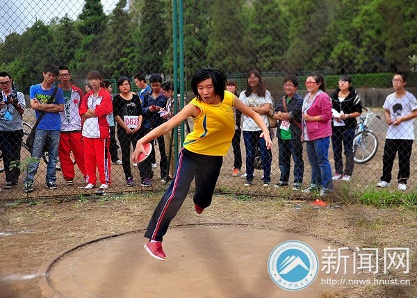 【賽事直通車】鐵餅賽場:擲出激情 飛越青春