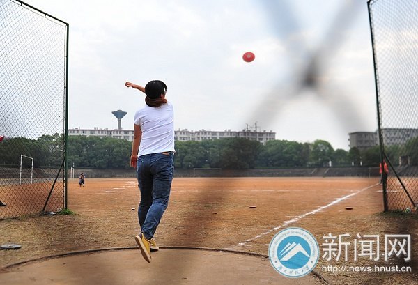 【賽事直通車】鐵餅賽場:擲出激情 飛越青春