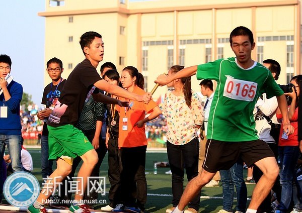 【賽事直通車】4×400米接力賽:用速度和默契抒寫超越