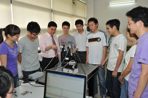 教書育人 他們幸福了他人也快樂了自己