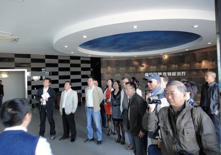 校民革支部赴頭門港考察調研