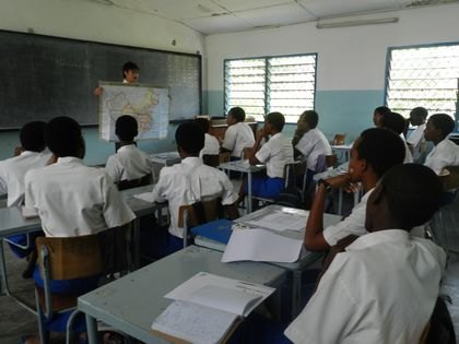 渤海大學布隆迪孔子學院首個中學教育基地開班授課