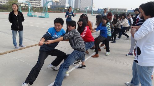 外語系 “運動向前沖”熱鬧上演