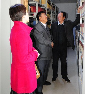 省特色文化研究基地建設情況檢查組蒞臨通化師范學院進行工作檢查