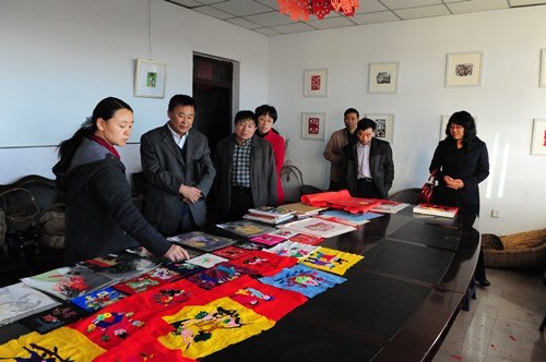 省特色文化研究基地建設情況檢查組蒞臨通化師范學院進行工作檢查