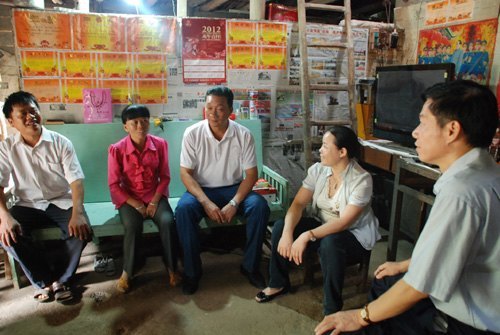 劉力書記、鄧艷葵副院長率隊赴田東縣參加自治區(qū)扶貧開發(fā)工作座談會并深入對口扶貧點調研