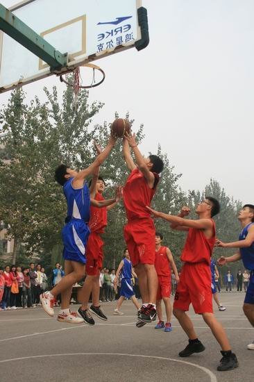 許昌學(xué)院第八屆“振興杯”籃球賽圓滿落幕