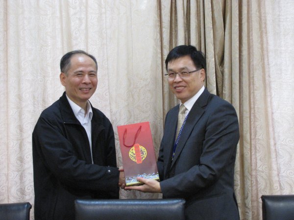 香港浸會大學副校長黃偉國教授來校訪問