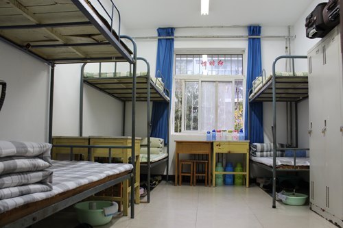 燕山大學里仁學院開展2012級新生內務競賽活動