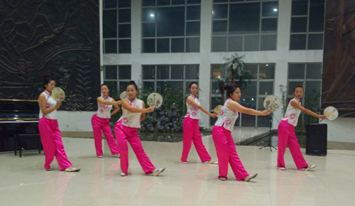 院團委舉辦第99期周末音樂會