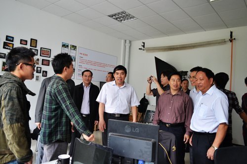 惠州市惠城區(qū)“創(chuàng)業(yè)帶動(dòng)就業(yè)孵化基地”在惠州學(xué)院揭牌