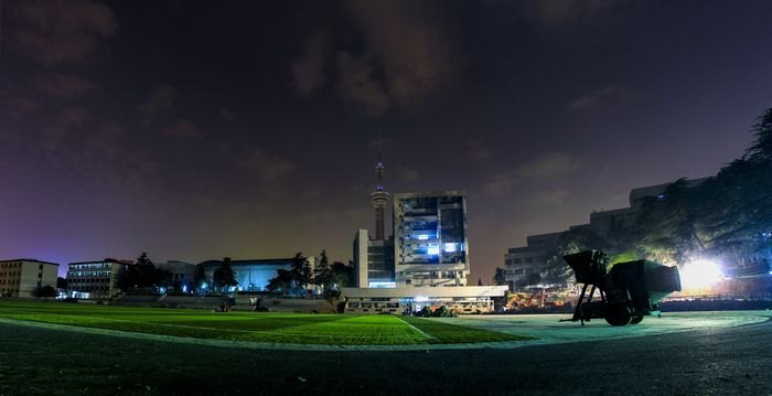 迎百年校慶攝影作品展在設計學院圖書館展廳舉行