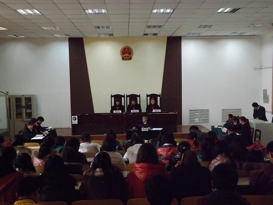 深入學習貫徹黨的十八大精神,法政學院開展系列活動