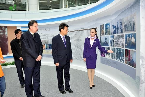 馬國(guó)防書記、劉健校長(zhǎng)出席福建醫(yī)科大學(xué)建校75周年主題活動(dòng)