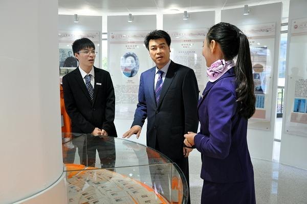 馬國(guó)防書記、劉健校長(zhǎng)出席福建醫(yī)科大學(xué)建校75周年主題活動(dòng)