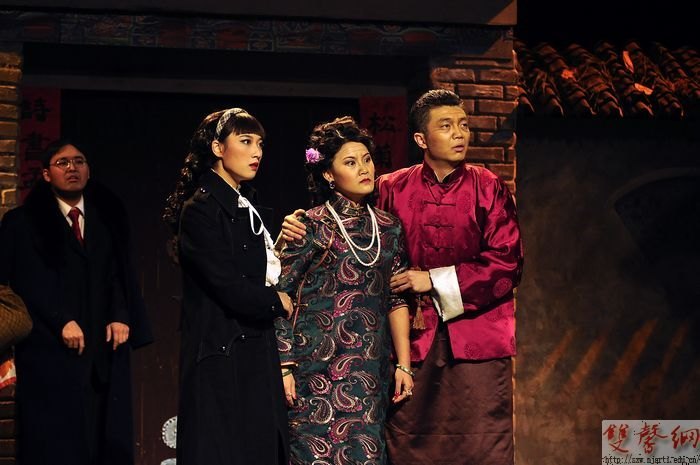 影視學(xué)院09表畢業(yè)大戲《四世同堂》為百年校慶助力上演