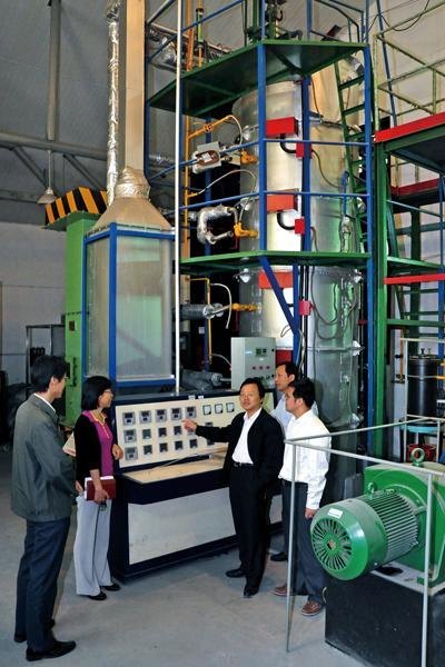 《上海科技報》:集成創新 服務煤電企業節能減排——記上海電力學院燃燒與污染物控制實驗室