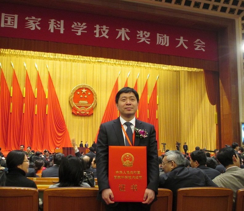 俞建勇教授主持項目“竹漿纖維及其制品加工關(guān)鍵技術(shù)和產(chǎn)業(yè)化應(yīng)用”榮獲2012年度國家科技進步二等獎