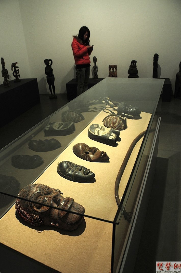 1200余件非洲木雕精彩亮相南藝美術館