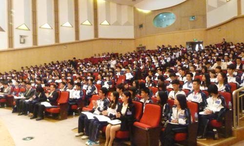 雙代會:推進共青團事業 為學校發展作出新貢獻