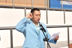 濟(jì)南大學(xué)2013年田徑運(yùn)動會開幕