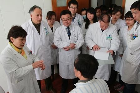 長海醫院神經內科四代主任延續傳統, 聯合查房破解疑難雜癥