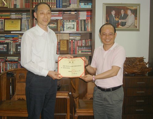 和飛順德探訪校友 校友表態反哺母校