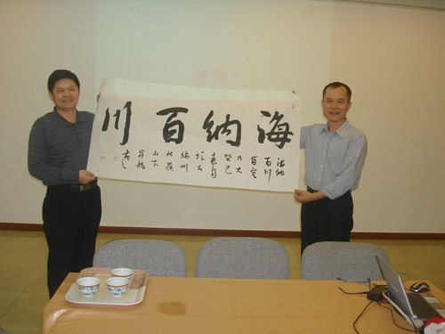 和飛順德探訪校友 校友表態反哺母校